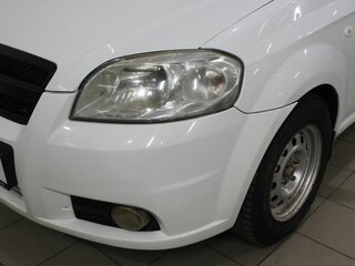 2011 Chevrolet Aveo I Рестайлинг, белый, 330000 рублей, вид 4