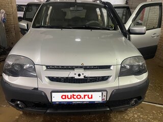 2018 Chevrolet Niva I Рестайлинг, серебристый, 800000 рублей, вид 1
