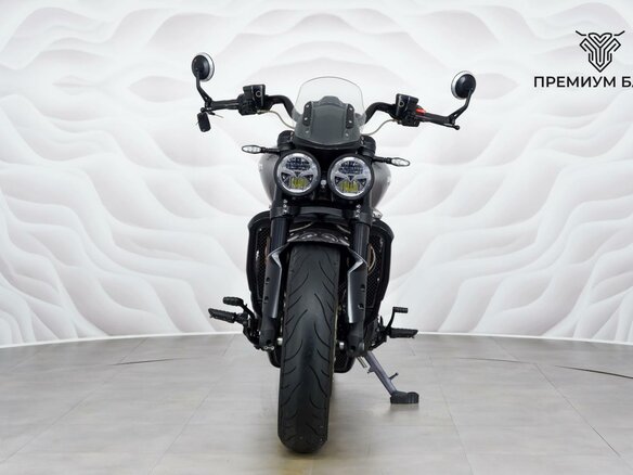 2021 Triumph Rocket 3, чёрный, 1899000 рублей - вид 3