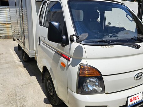 2013 Hyundai Porter II, белый, 2000000 рублей, вид 2
