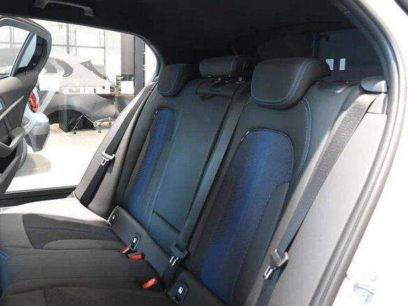2023 BMW 1 серии 118i III (F40), белый, 1750000 рублей - вид 14