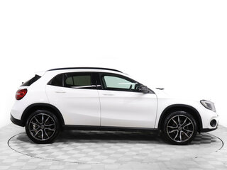 2019 Mercedes-Benz GLA 200 I (X156) Рестайлинг, белый, 2420000 рублей, вид 4