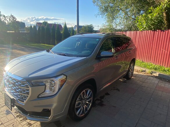 2024 GMC Terrain II Рестайлинг, серый, 2400000 рублей