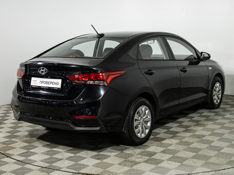 2018 Hyundai Solaris II, чёрный, 999700 рублей, вид 5