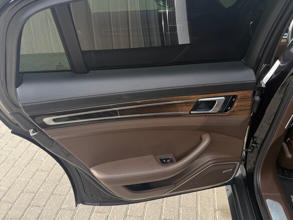 2020 Porsche Panamera 4 II, чёрный, 6850000 рублей - вид 12