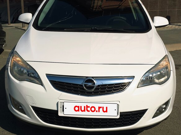 2011 Opel Astra J, белый - вид 1