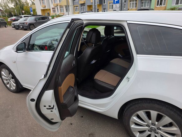 2013 Opel Astra J Рестайлинг, белый, 960000 рублей - вид 10