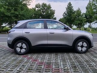 2026 Geely Geome Xingyuan 30.12 kWh, серебристый, 1684033 рублей, вид 4