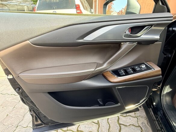 2020 Mazda CX-9 II, чёрный, 4600000 рублей - вид 3