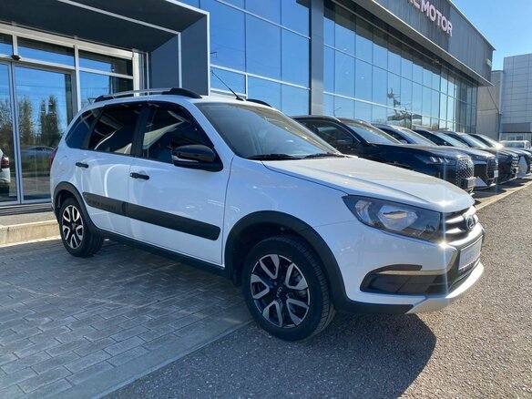 2024 Lada (ВАЗ) Granta Cross I Рестайлинг, белый, 950000 рублей - вид 2