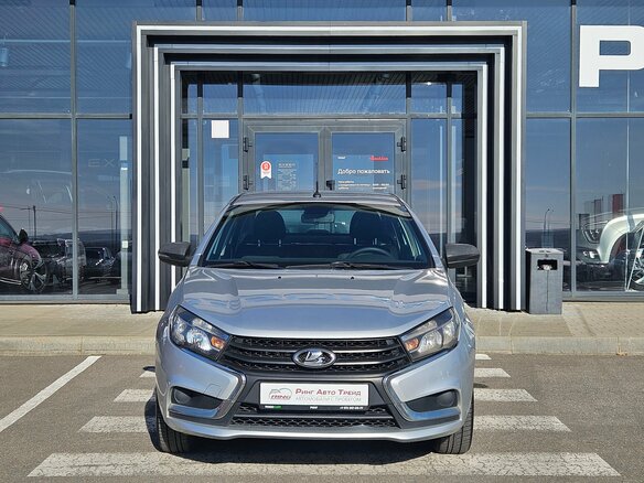 2019 Lada (ВАЗ) Vesta I, серебристый, 866000 рублей - вид 1