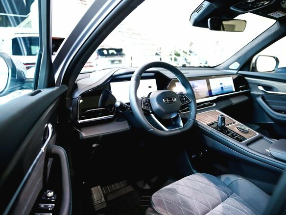 2026 Geely Monjaro I Рестайлинг, серебристый, 4954990 рублей - вид 6