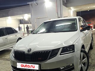2017 Skoda Octavia III (A7) Рестайлинг, белый, 1720000 рублей, вид 2