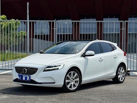 Volvo V40 II Рестайлинг