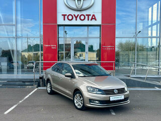 2015 Volkswagen Polo V Рестайлинг, бежевый, 850000 рублей, вид 3