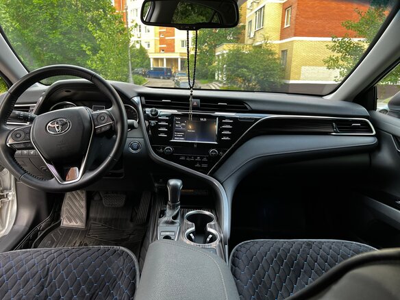 2018 Toyota Camry VIII (XV70), серебристый - вид 7