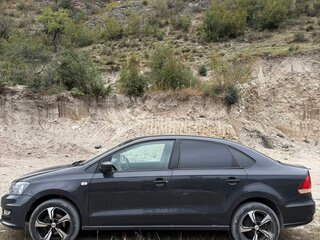 2016 Volkswagen Polo V Рестайлинг, серый, 515000 рублей, вид 4