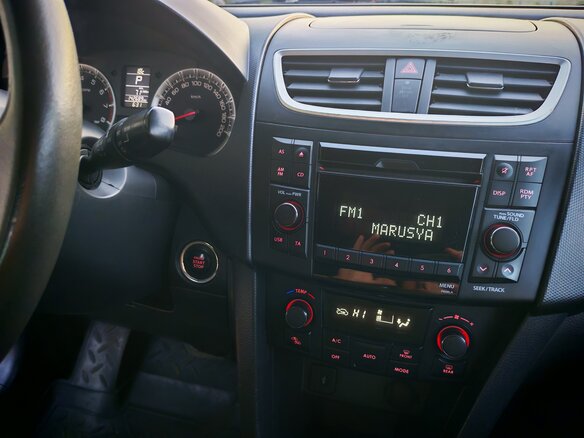 2011 Suzuki Swift IV, красный - вид 12