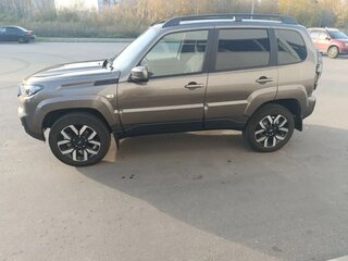 2026 Lada (ВАЗ) Niva Travel I Рестайлинг, коричневый, 1650000 рублей, вид 3
