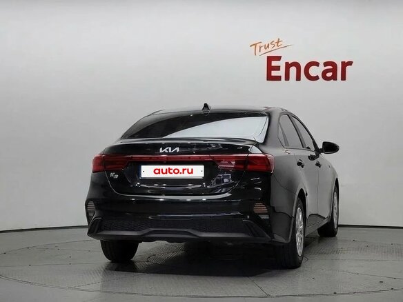 2023 Kia K3 II Рестайлинг, чёрный, 1600000 рублей - вид 3