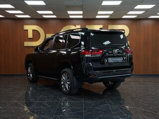 2026 Toyota Land Cruiser 300 Series, чёрный, 13981660 рублей, вид 4