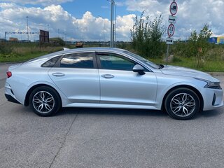 2021 Kia K5 III, серебристый, 1850000 рублей, вид 3