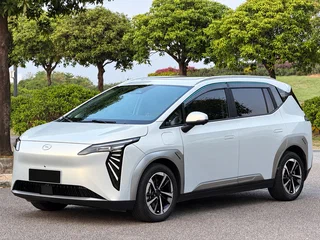 2024 Aion Y Plus 64 kWh, серебристый, 1620000 рублей, вид 2