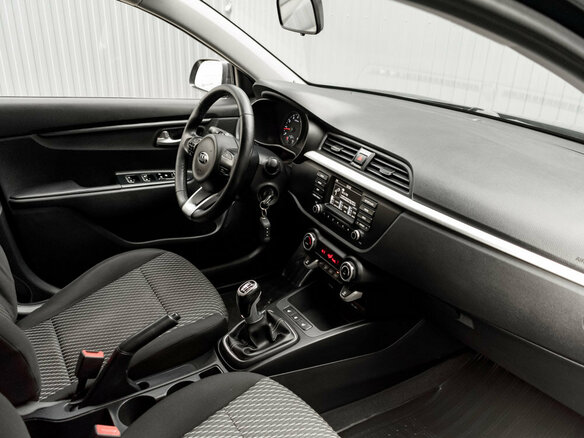 2018 Kia Rio X-Line IV, чёрный, 1580000 рублей - вид 11