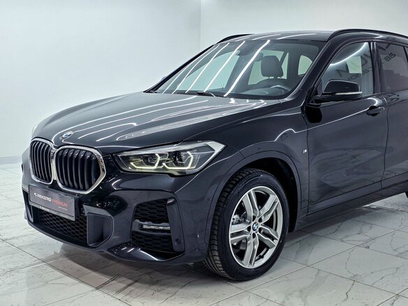 2019 BMW X1 18d xDrive II (F48) Рестайлинг, чёрный, 3130000 рублей - вид 1