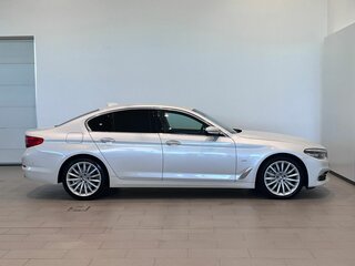 2018 BMW 5 серии 530i xDrive VII (G30/G31/G38), белый, 3850000 рублей, вид 4