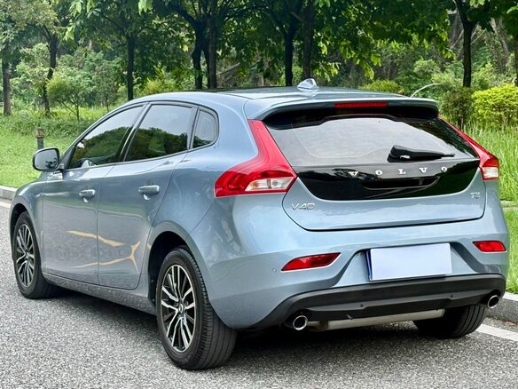 2019 Volvo V40 II Рестайлинг, голубой, 1040000 рублей - вид 8