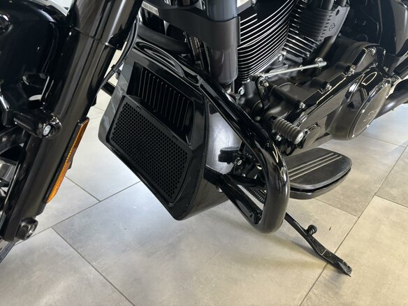 2024 Harley-Davidson Street Glide, чёрный - вид 15