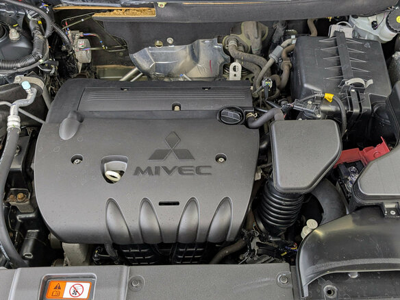 2019 Mitsubishi Outlander III Рестайлинг 3, серый, 1710000 рублей - вид 8
