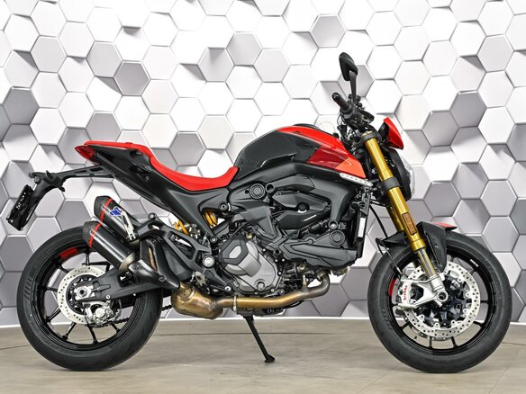 2024 Ducati Monster 937, чёрный, 1169000 рублей - вид 2