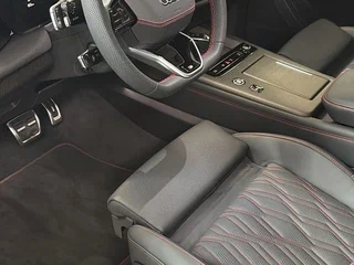 2026 Audi Q7 III (G8), серый, 19300000 рублей, вид 5
