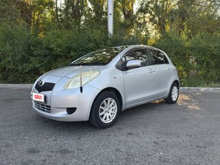 2005 Toyota Vitz II (XP90), серый, 535000 рублей, вид 1