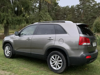 2011 Kia Sorento II, серебристый, 1400000 рублей, вид 4