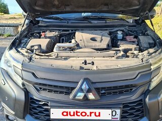 2018 Mitsubishi Pajero Sport III, серый, 2300000 рублей, вид 3