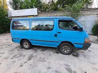 1991 Toyota HiAce H100, голубой, 355000 рублей, вид 2