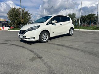 2018 Nissan Note e-Power II Рестайлинг, белый, 1350000 рублей, вид 1