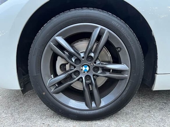 2023 BMW 1 серии 120i III (F52) Рестайлинг, белый, 1415333 рублей - вид 17