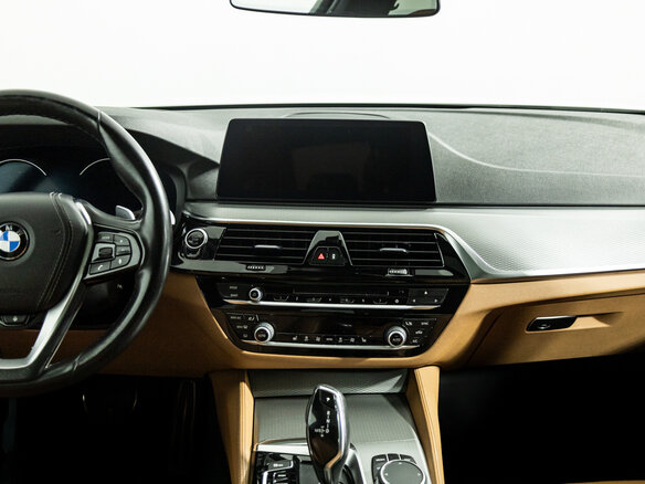 2018 BMW 5 серии 520d xDrive VII (G30/G31/G38), белый - вид 13