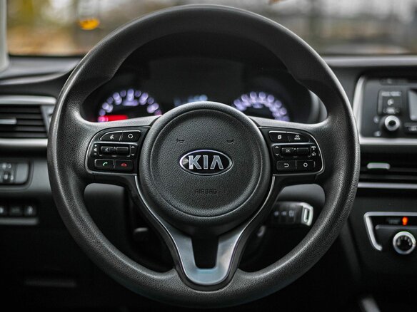 2017 Kia Optima IV, белый, 1399000 рублей - вид 5