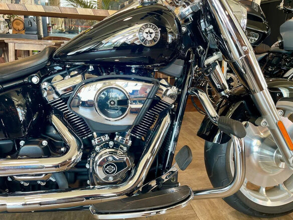 2025 Harley-Davidson Fat Boy, чёрный, 3300000 рублей - вид 10