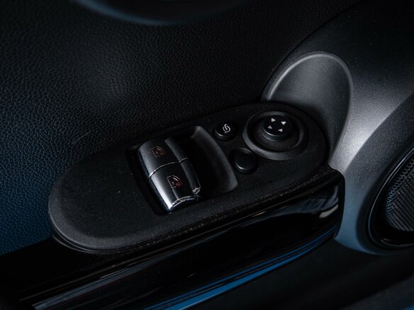 2019 Mini Hatch JCW III (F55/F56) Рестайлинг, голубой, 2755000 рублей - вид 20