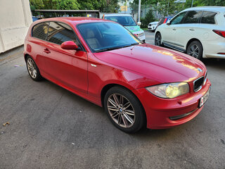2008 BMW 1 серии 120i I (E81/E82/E87/E88) Рестайлинг, красный, 1000000 рублей, вид 2