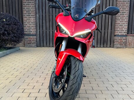 2021 Ducati Supersport, красный, 1150000 рублей, вид 3