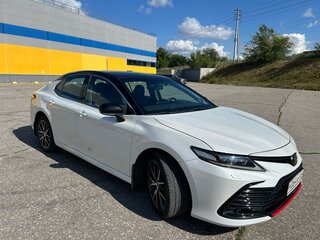 2021 Toyota Camry VIII (XV70) Рестайлинг, белый, 3390000 рублей, вид 2