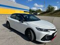 2021 Toyota Camry VIII (XV70) Рестайлинг, белый, 3390000 рублей - вид 1