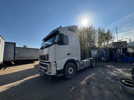 2010 Volvo FH, белый, 2970000 рублей, вид 1